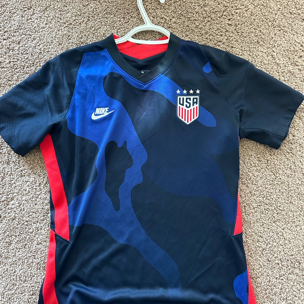 uswnt jersey, size medium, womens jersey